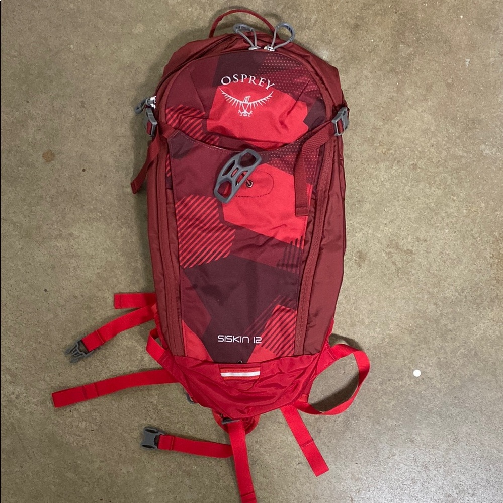 Osprey Siskin 12 Men's Red Backpack